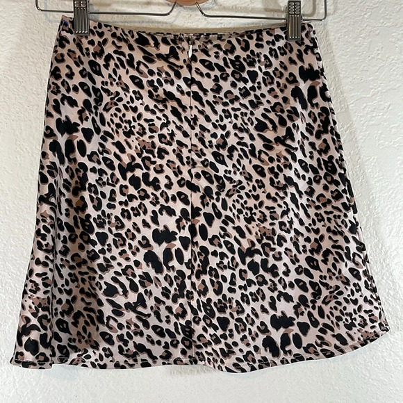 PRINCESS POLLY Yates Mini Skirt Leopard/ Cheetah Animal Print Size 2 - Picture 5 of 10